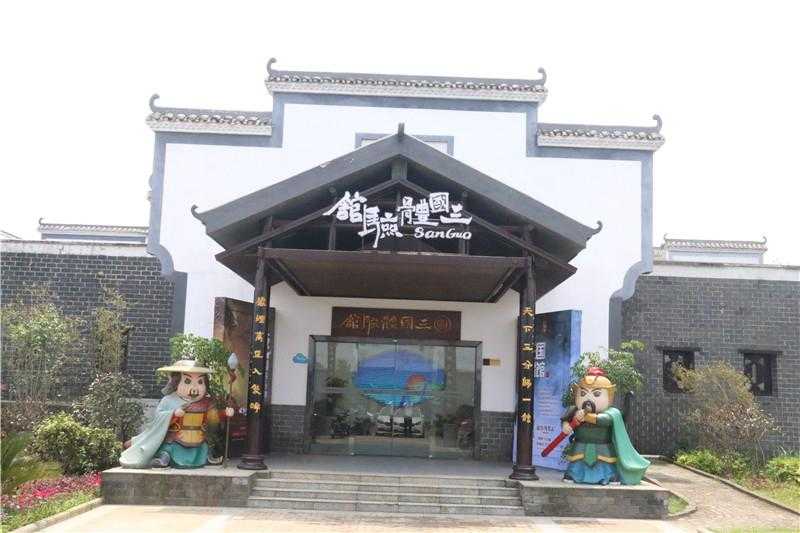景區(qū)標(biāo)識設(shè)計中，內(nèi)部結(jié)構(gòu)布局應(yīng)該怎么做？